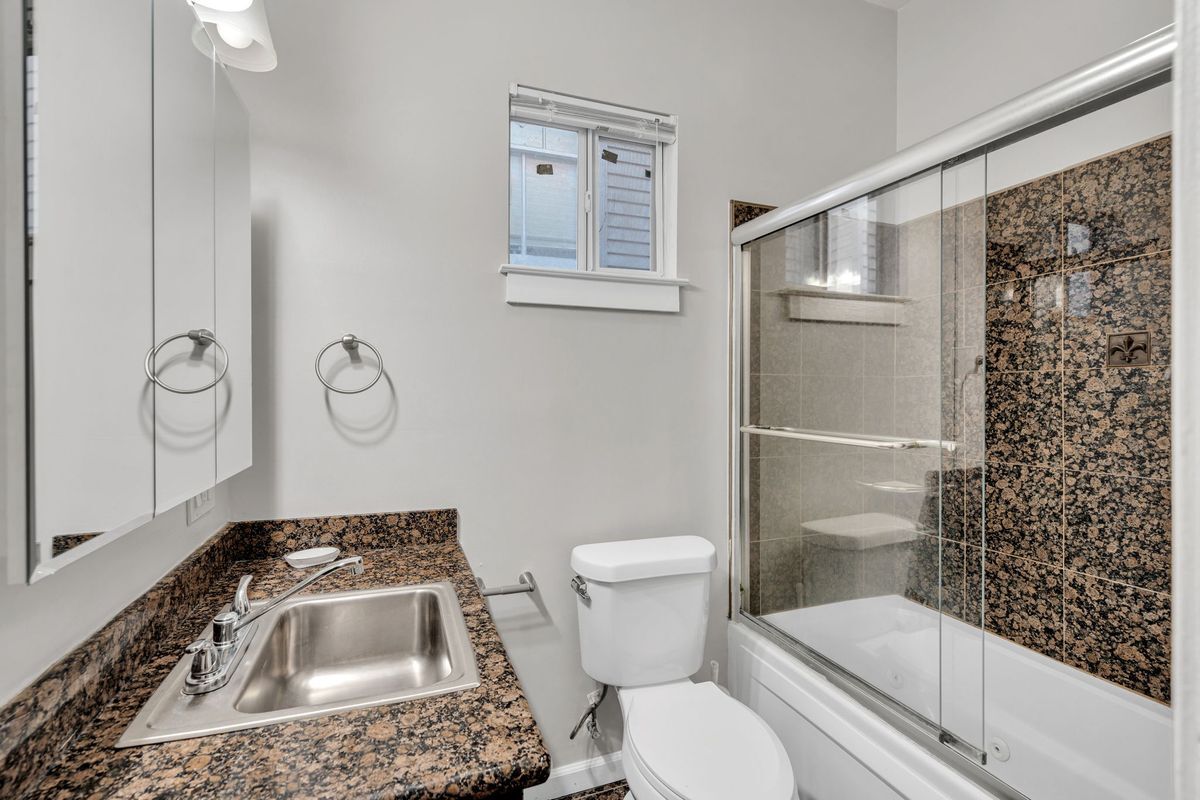 Building Photo - 3023 Burdette St