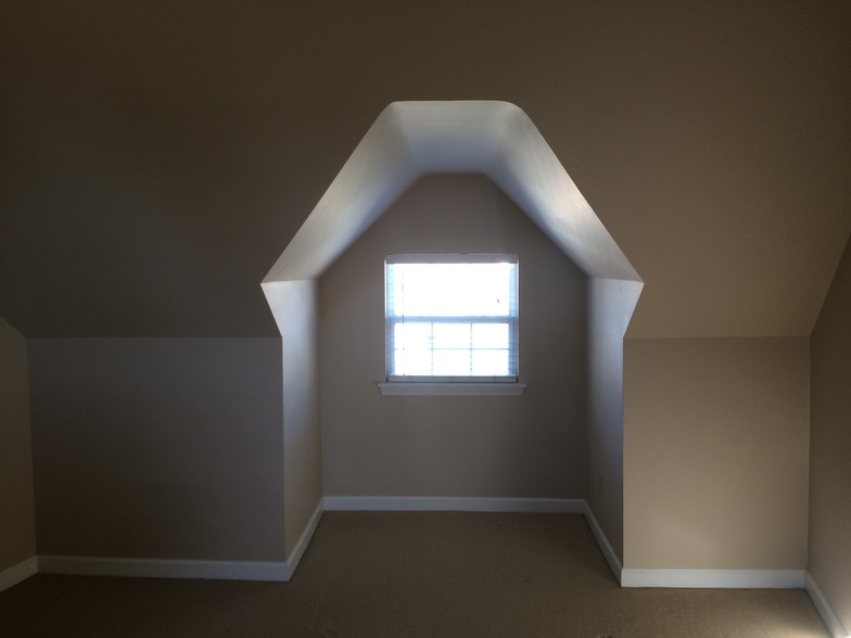 Building Photo - 6106 Yardley Way