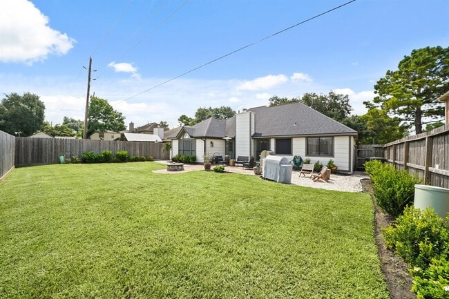 Building Photo - 5122 Eule Dr