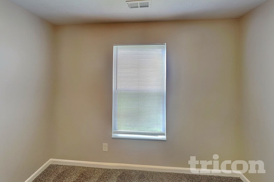Building Photo - 2522 Swan Sea Dr