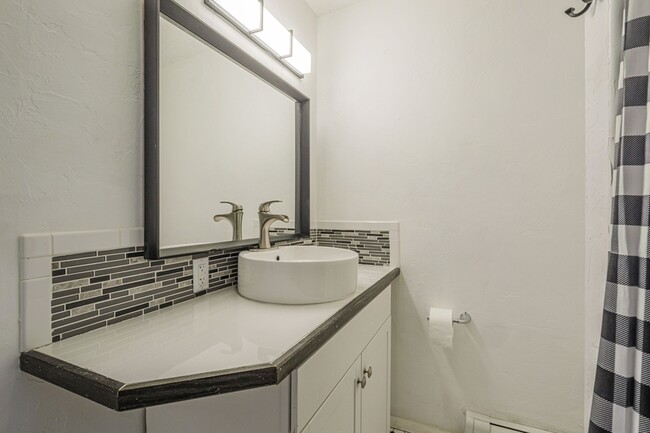 Building Photo - 238 Abraham Ave