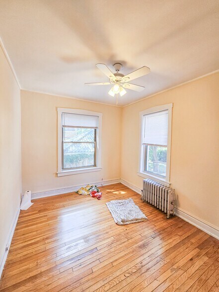 Building Photo - 1039 W North Shore Ave