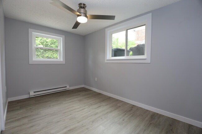 Building Photo - 1232 E Henry Clay Ave
