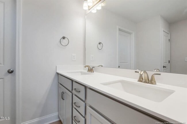 Building Photo - 259 Brickhill Dr