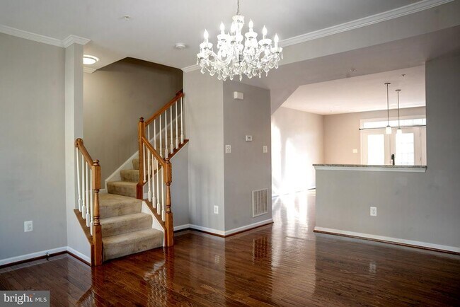 Building Photo - 2627 Osprey Way S