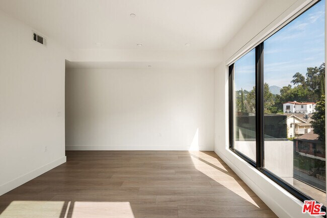 Building Photo - 3651 Regal Pl