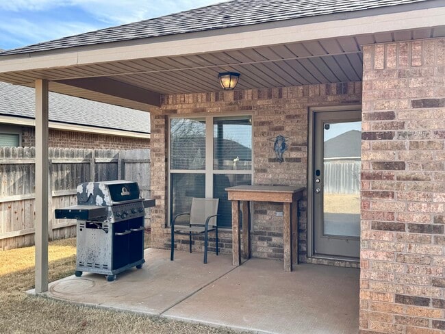 Building Photo - 5718 111th St