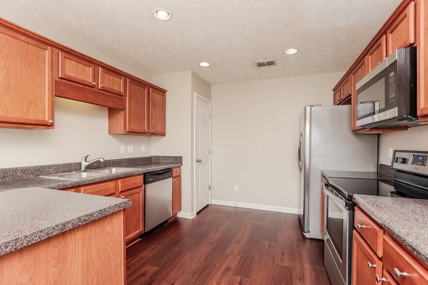 Building Photo - 4020 Sequoia Trail