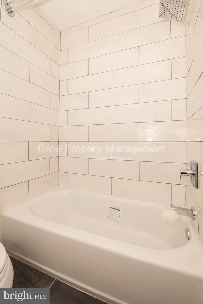 Building Photo - 1224 S 7th St