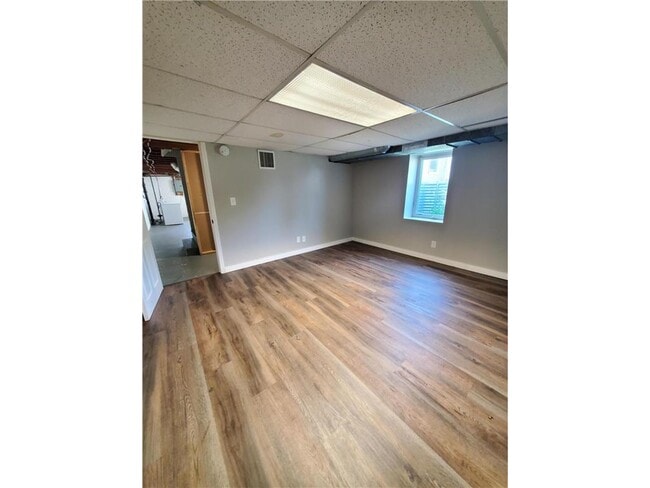 Building Photo - 1408 Lake St NE