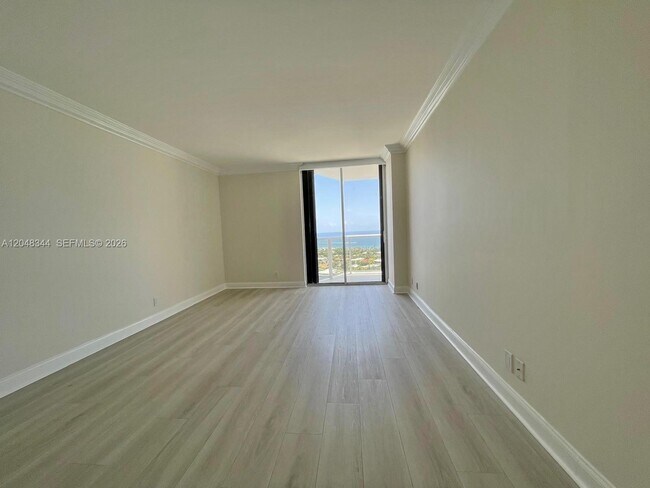 Building Photo - 20281 E Country Club Dr