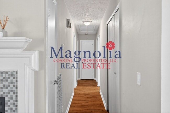 Building Photo - 3 bedroom 2 bathroom home in Richmond Hill GA