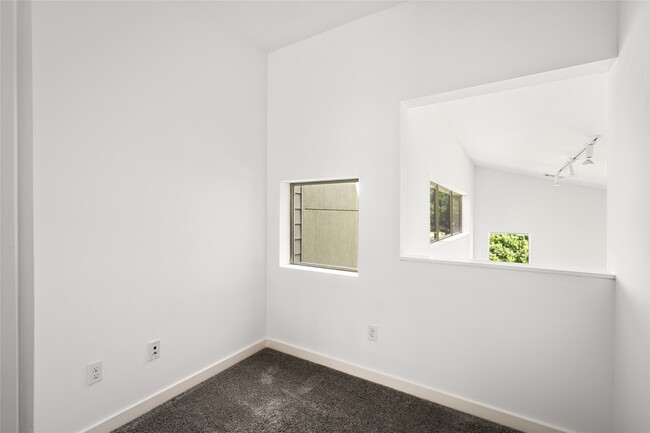 Building Photo - 2924 Cline St