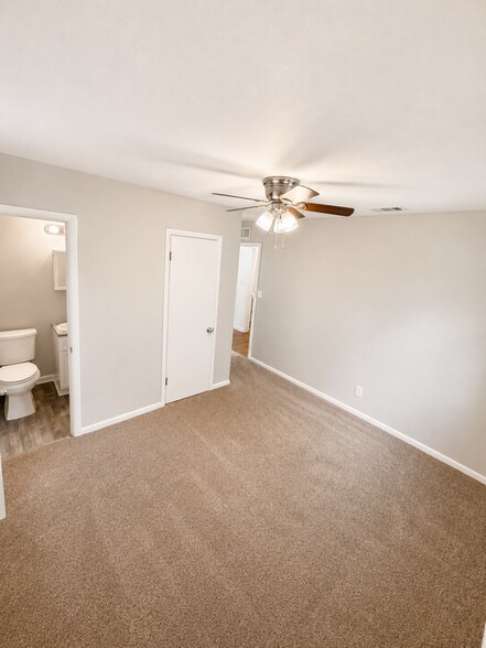 Building Photo - 8504 Happy Valley Trl