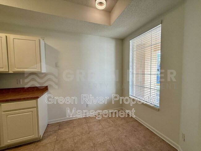 Building Photo - 204 Augusta Cir