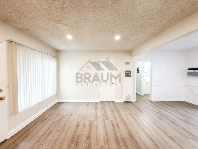 Building Photo - 19401 Haynes St