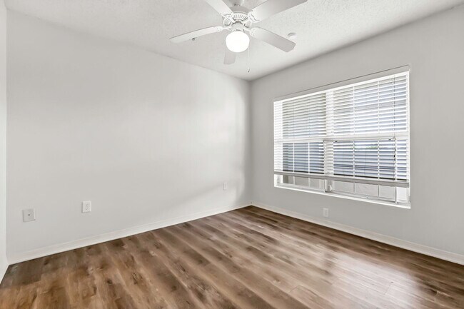 Building Photo - 4276 Calinda Ln