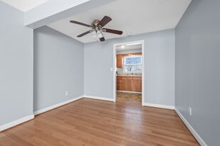 Building Photo - 340 Charter Oak St