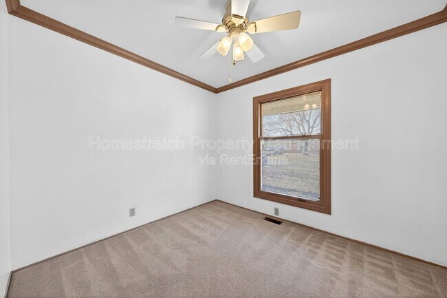 Building Photo - 2060 Loveland Dr