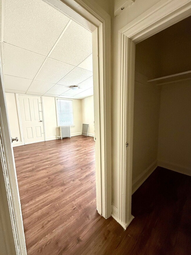 Building Photo - 305 S Front St