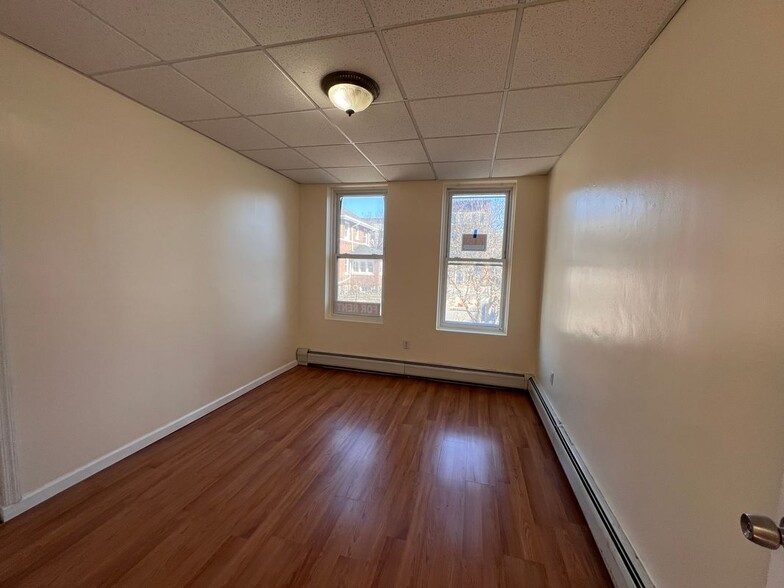 Building Photo - 1101 43rd St