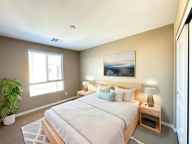 Building Photo - Inspirada Town Center