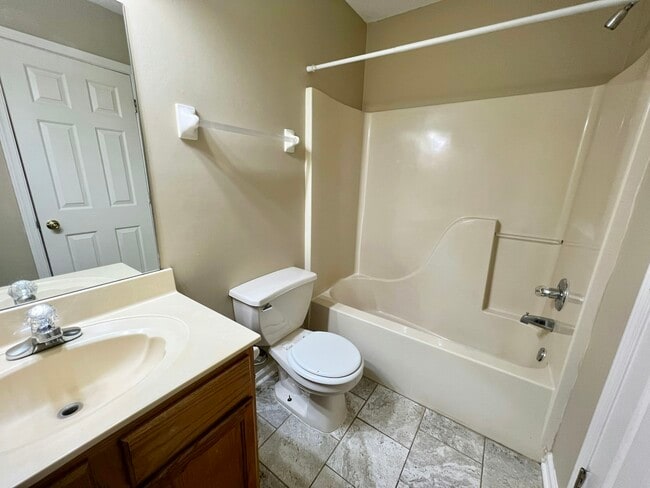 Building Photo - 951 Scofield Dr