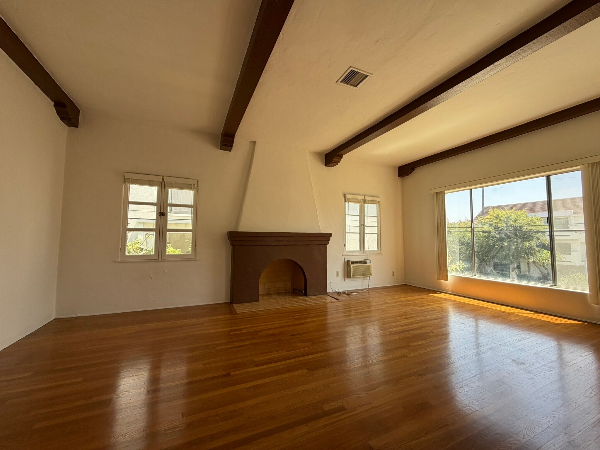 Building Photo - 1519 S Holt Ave