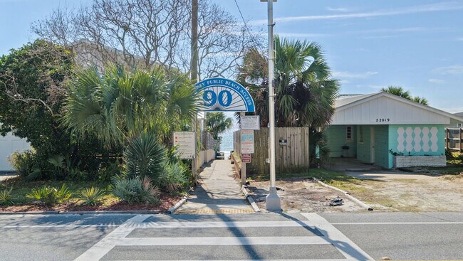 Building Photo - 22022 Front Beach Rd