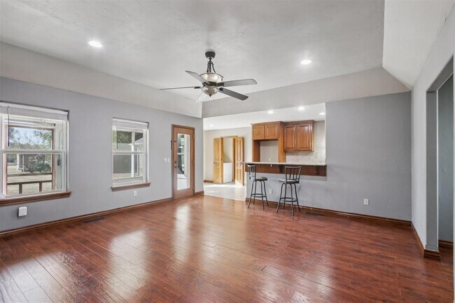 Building Photo - 10516 NW 16th St