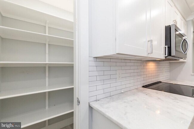 Building Photo - 255 S Pickett St