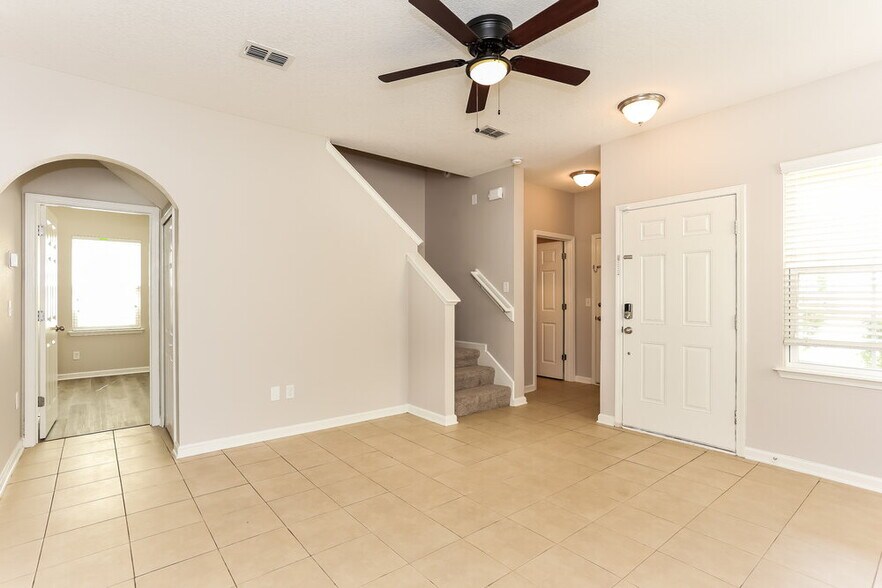 Building Photo - 497 Deercroft Ln