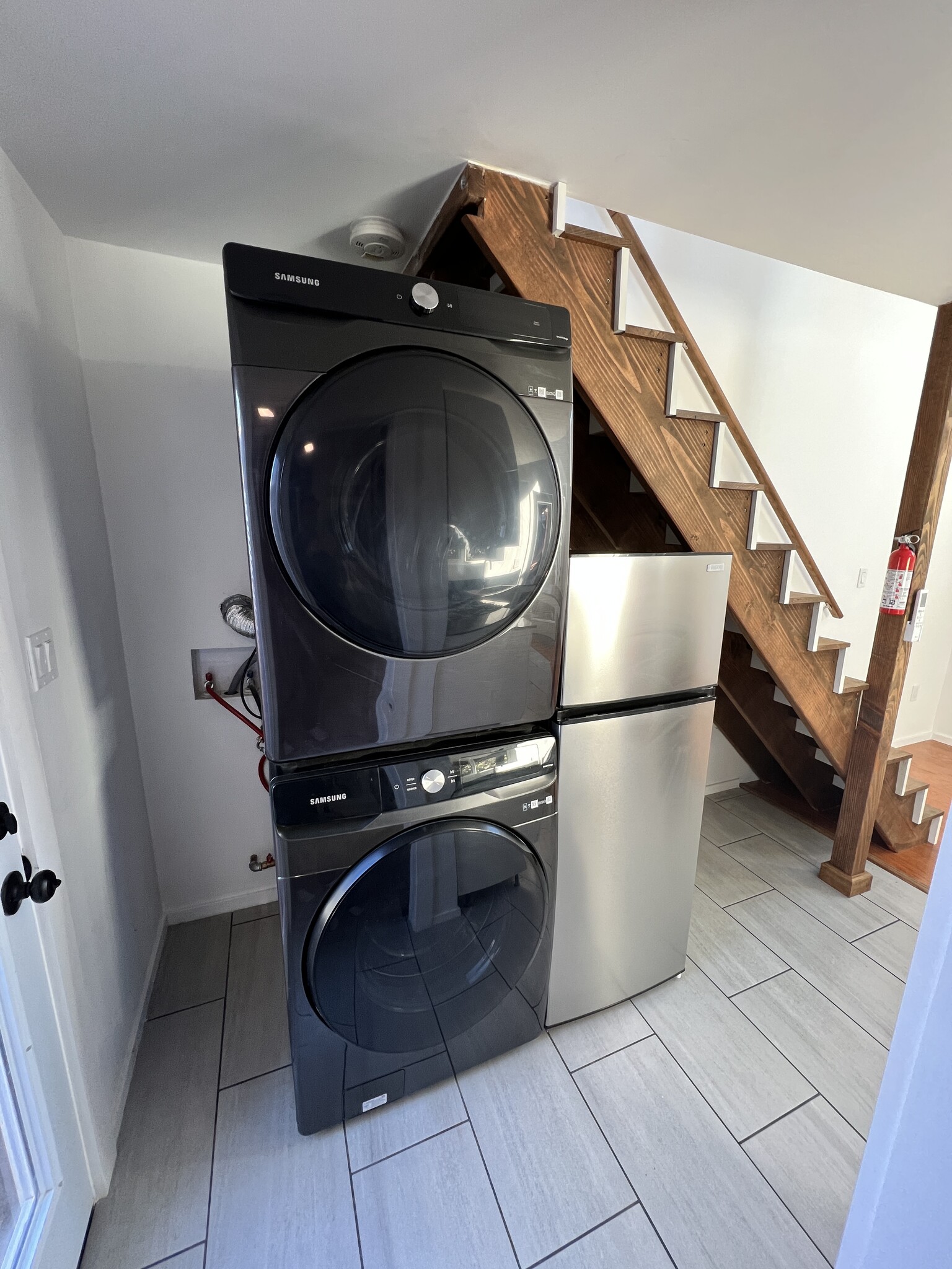 Samsung bluetooth capable washer/dryer - 3518 Hunter St