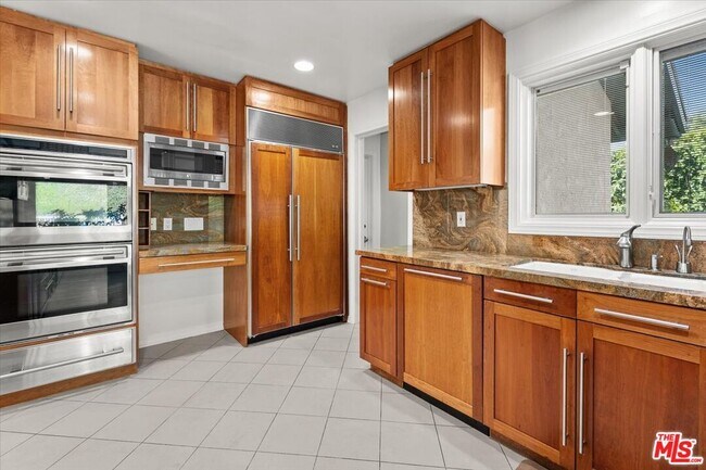 Building Photo - 13521 Bayliss Rd