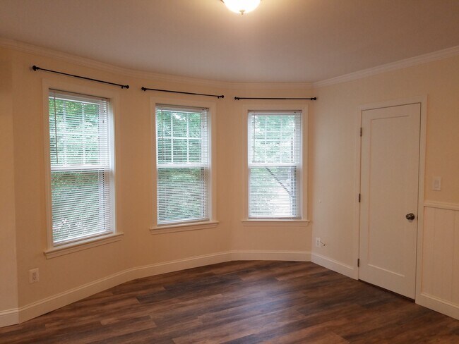 Building Photo - 1 Main St