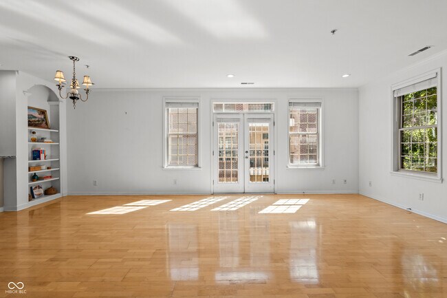 Building Photo - 226 N Cleveland St