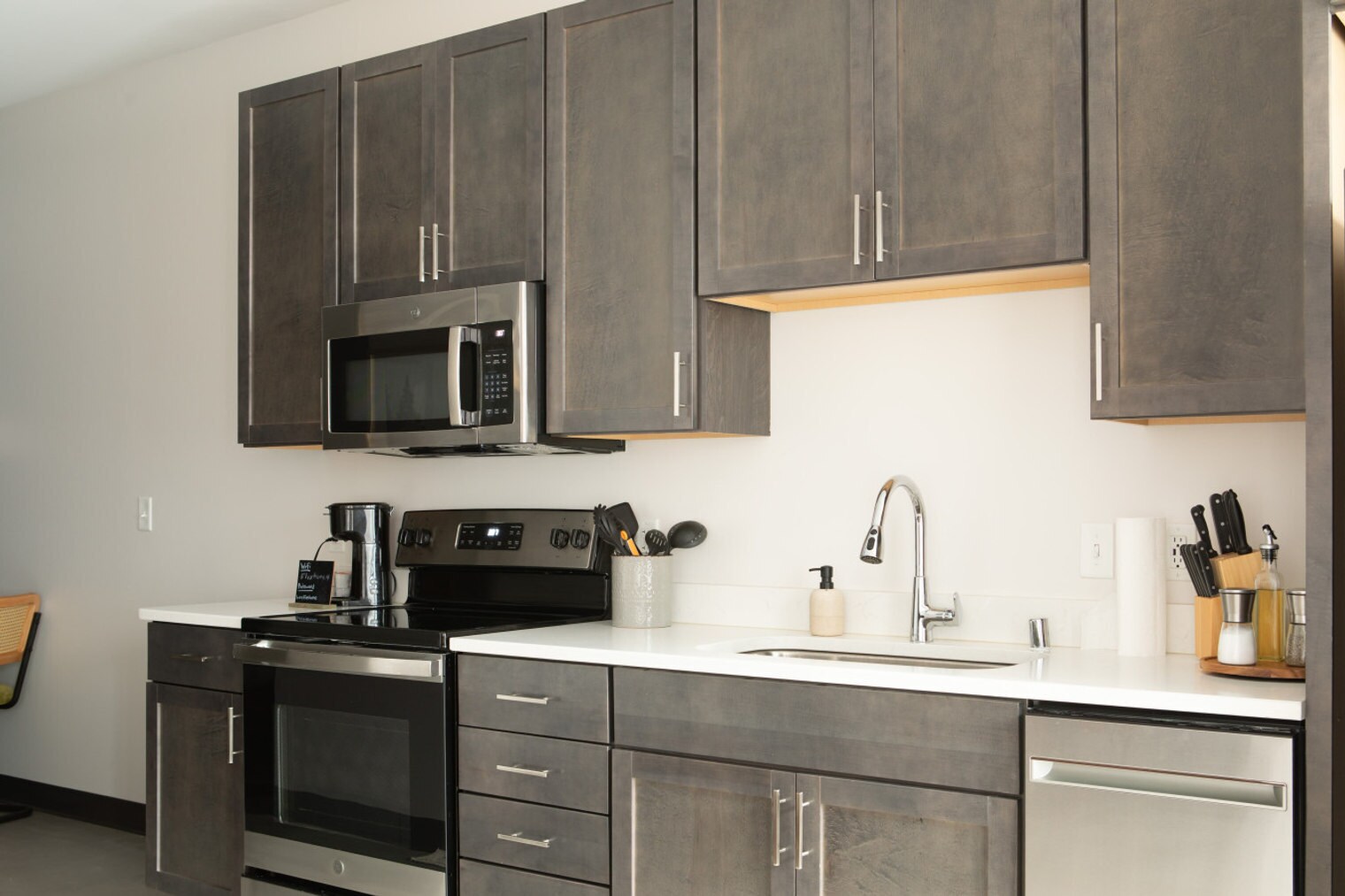 Building Photo - 333 W State St