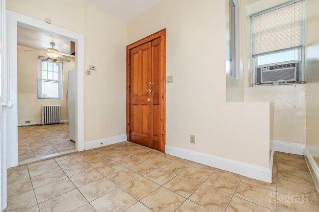 Building Photo - 39 N Washington St