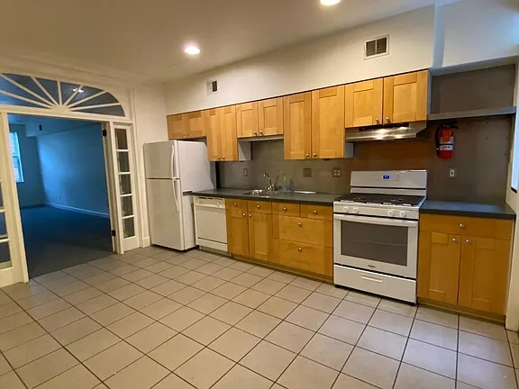 Building Photo - 702 N 2nd St