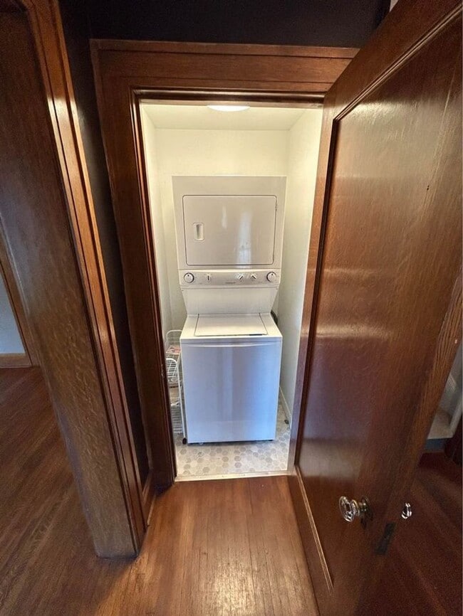 Building Photo - 600 W 26th St