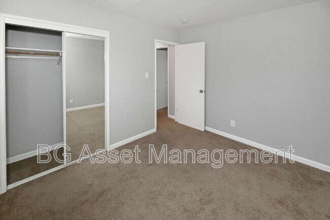 Building Photo - 419 San Marco St