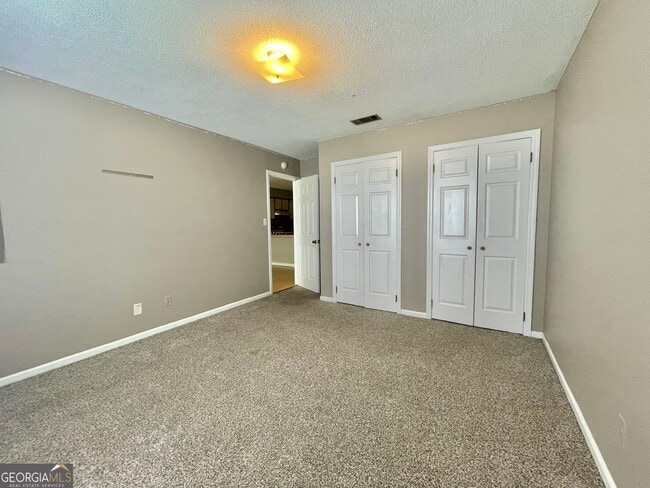 Building Photo - 202 Eagles Ct