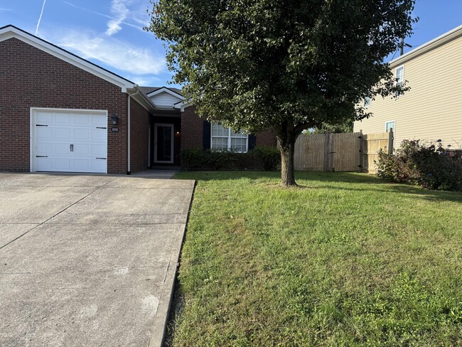 Building Photo - 858 Melanie Ln