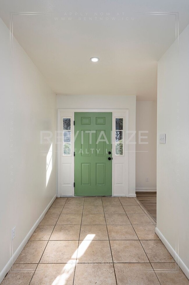 Building Photo - FREE DECEMBER RENT + HALF-DEPOSIT SPECIAL! Spacious 4-Bed 2-Bath Brick Home in West Mobile