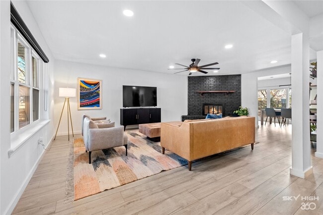 Building Photo - 2806 W Highland Dr