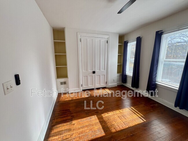 Building Photo - 533 W Walnut St