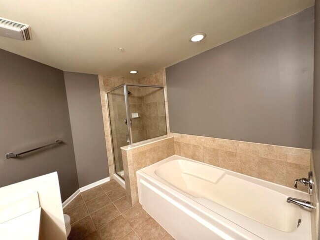 Building Photo - 656 Pearson St