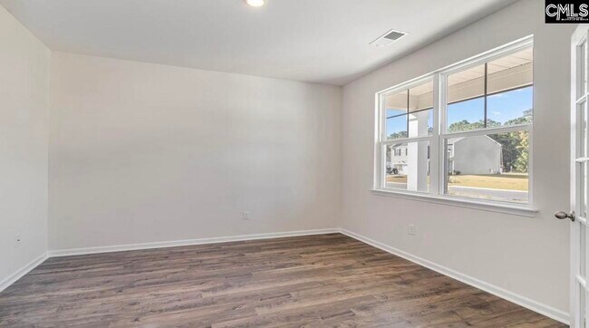 Building Photo - 2075 Grovefield Dr