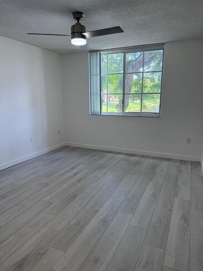 Building Photo - 4828 State Rd