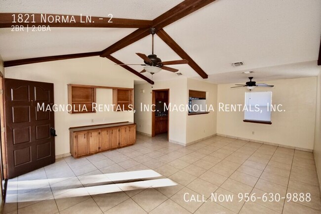 Building Photo - Centrally Located Edinburg Apartment for R...